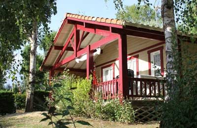 Chalet Marensin au camping les lacs de courtes estang